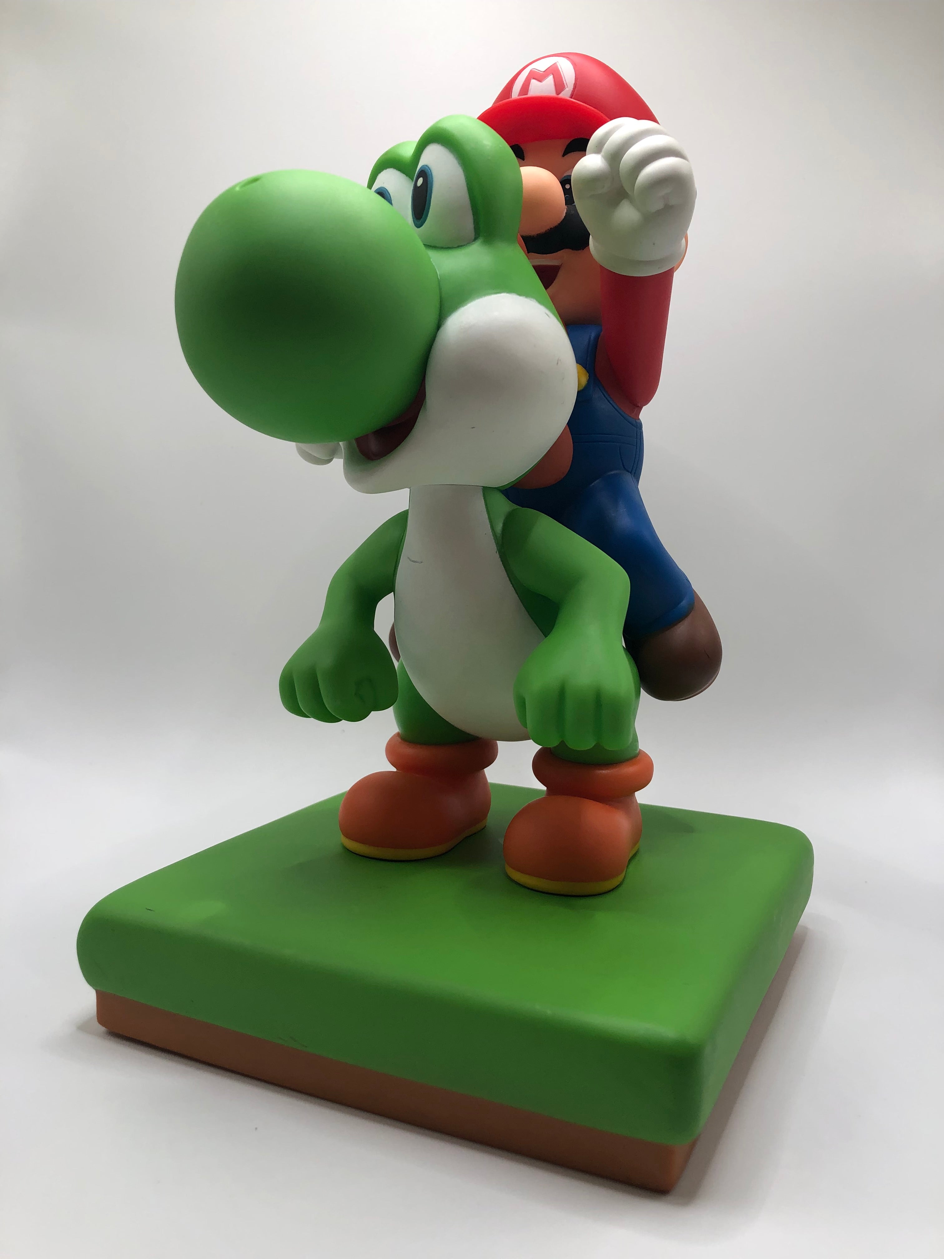 Super Mario and Yoshi 2009 Nintendo