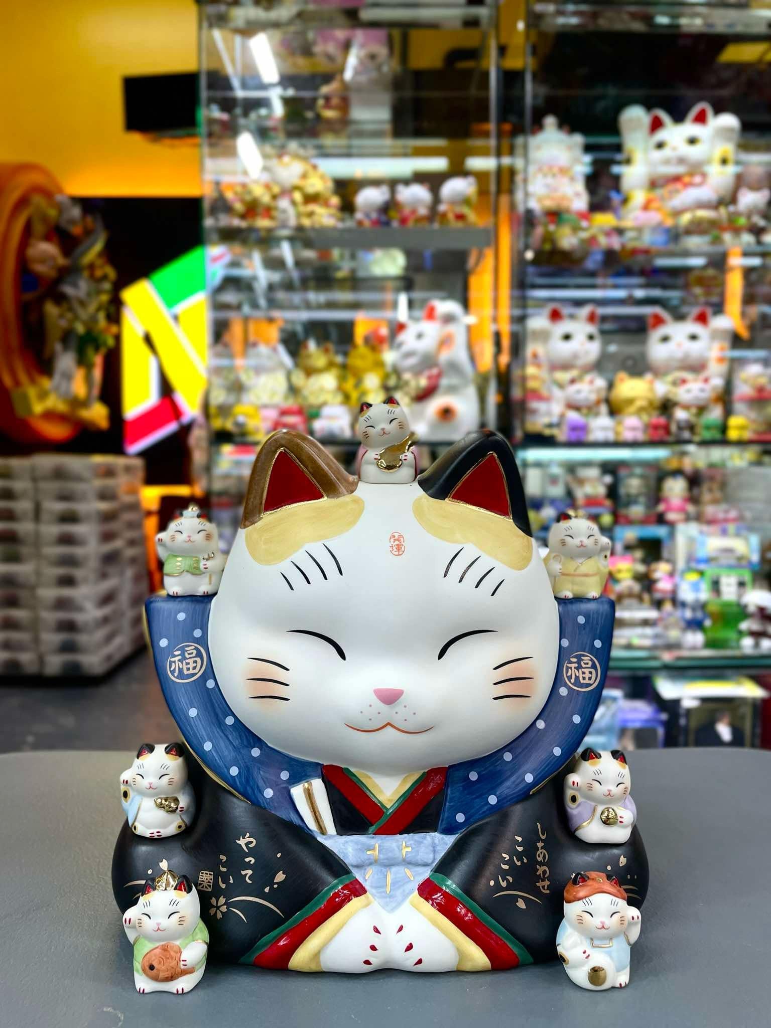 Lucky cat (Black and Blue)