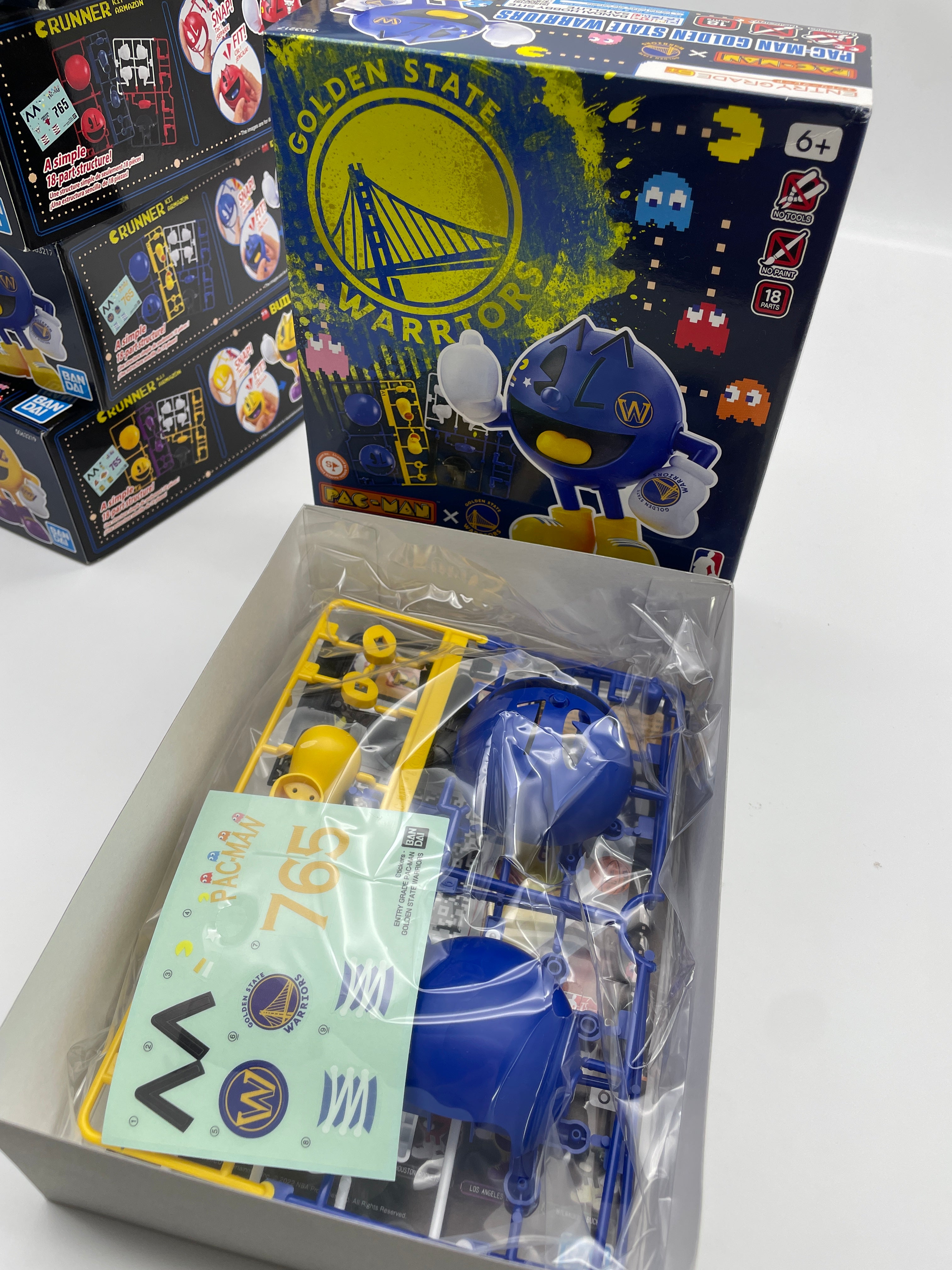 PAC-MAN x NBA (set of 8)