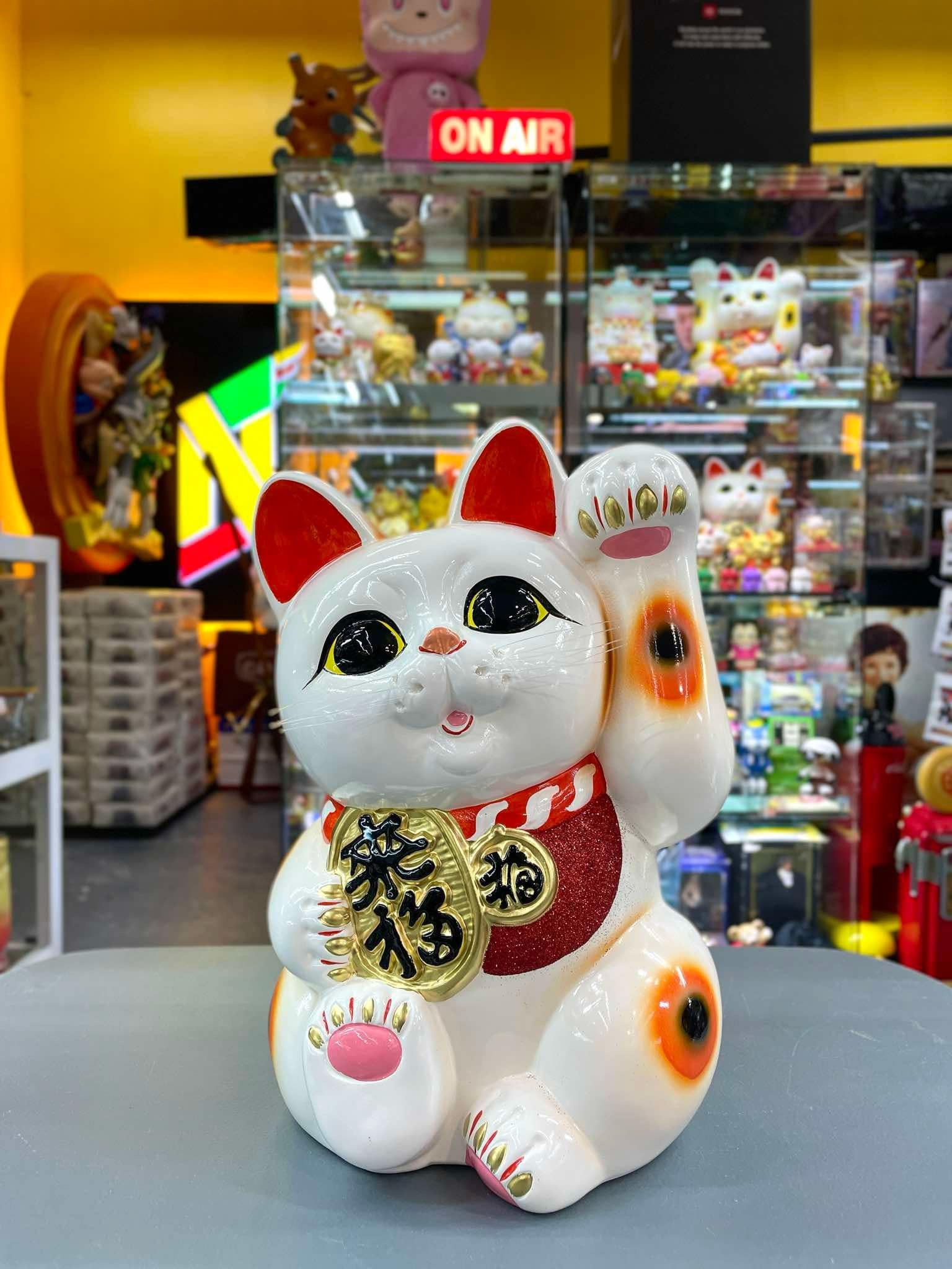 Lucky Cat (Big Red)