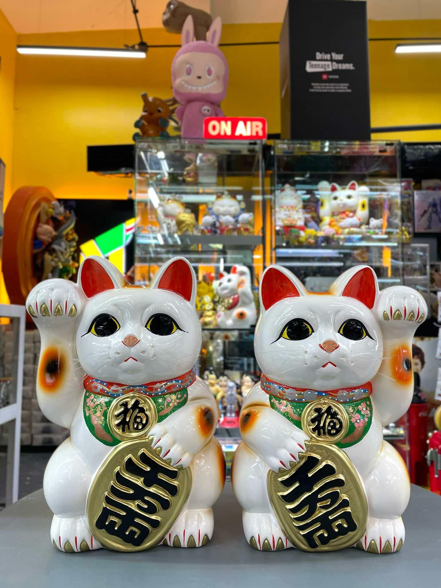 Lucky Cats (big)