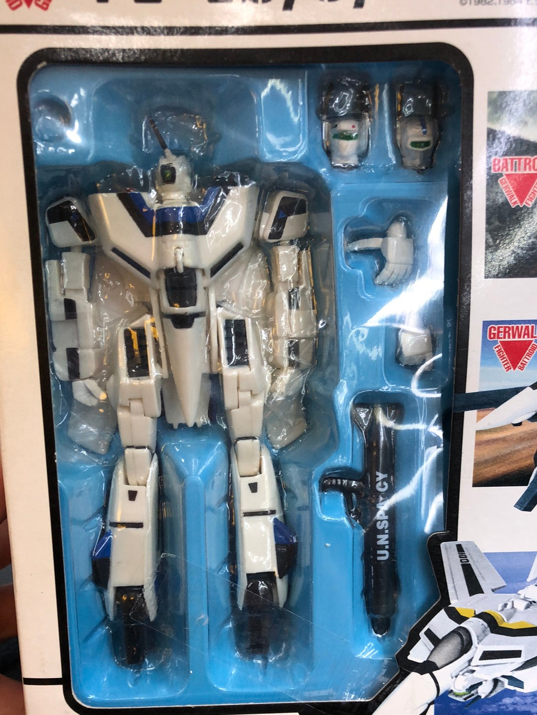 VF-1S/J/A Valkyrie  Perfect transformation Macross