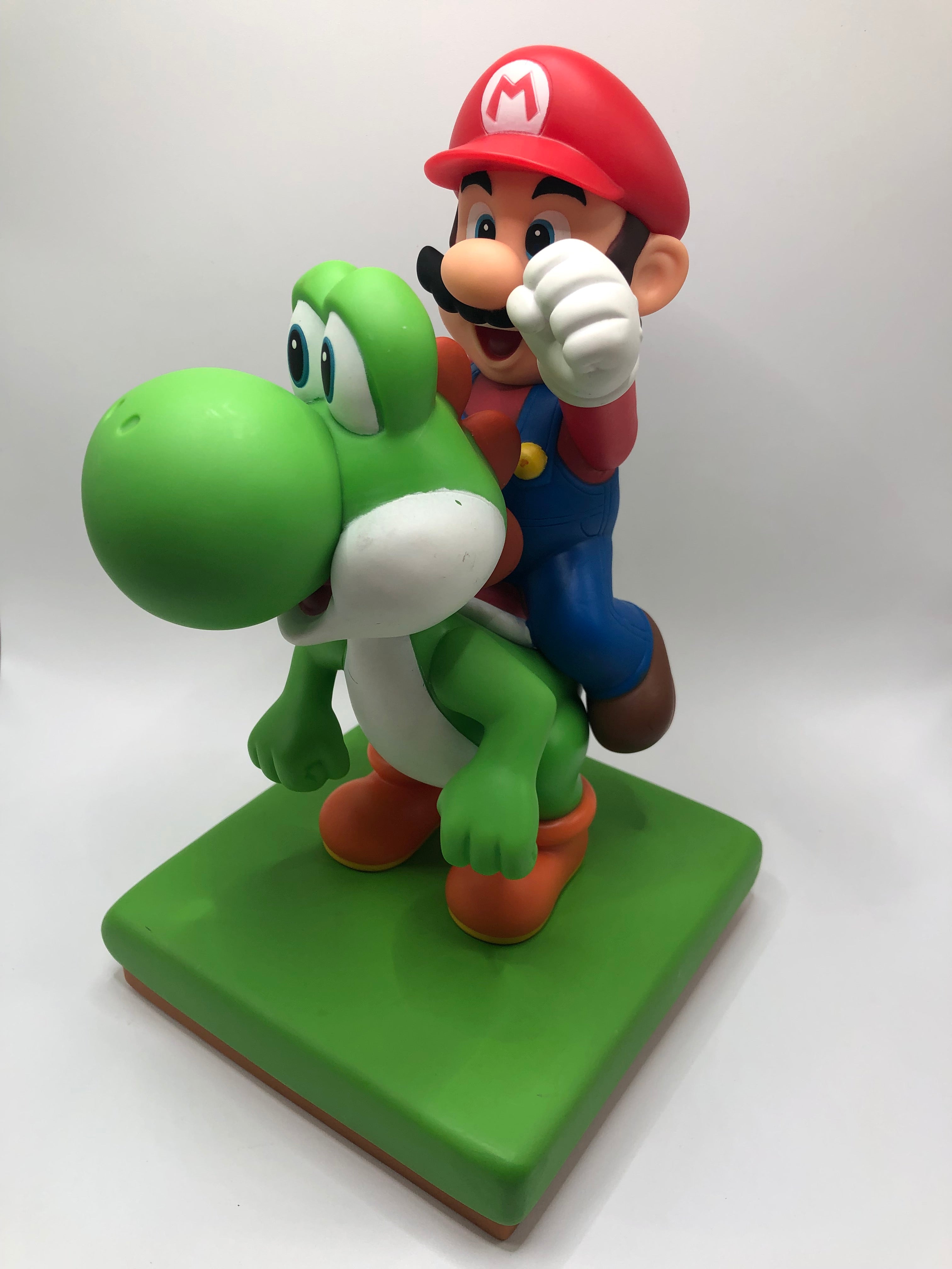 Super Mario and Yoshi 2009 Nintendo