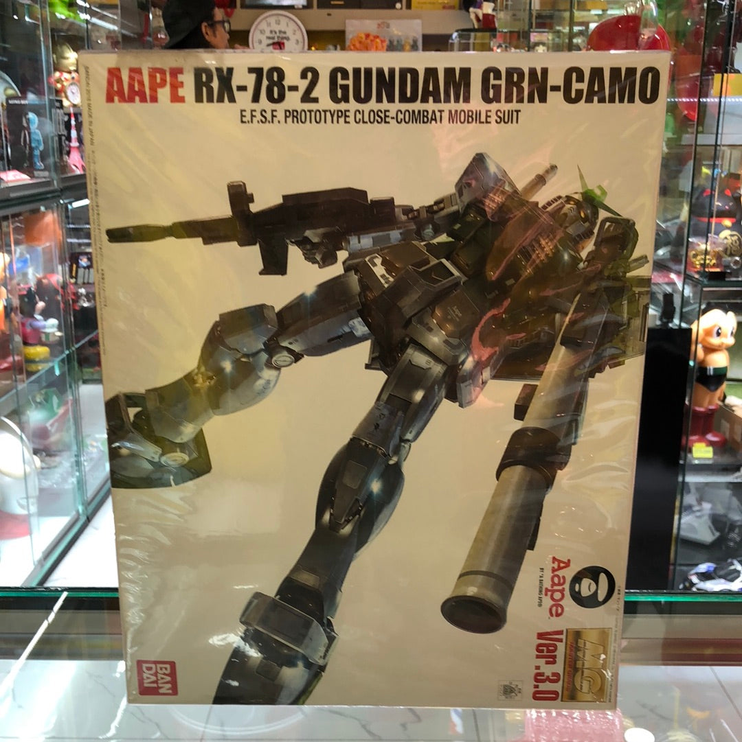 AAPE RX- 78-2 Gundam GRN -CAMO